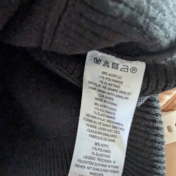 French Connection knit turtle neck - Picture 5 of 7